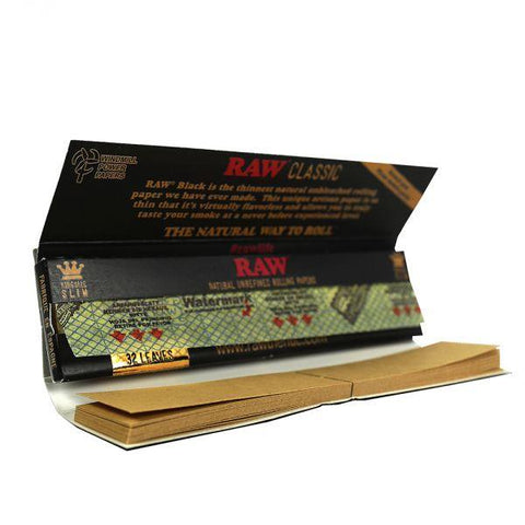 RAW BLACK CONNOISSEUR ROLLING PAPER (32 LEAVES + 32 TIPS)